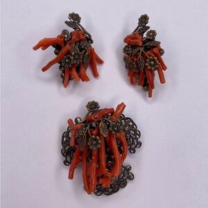 Beautiful Vintage Unsigned Miriam Haskell Inspired? Coral Brooch Earrings SET